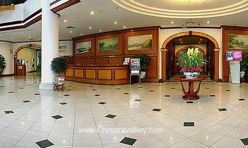 Lobby of Ramada Pearl Hotel Guangzhou