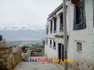 photo of Lhasa Drepung Monastery 