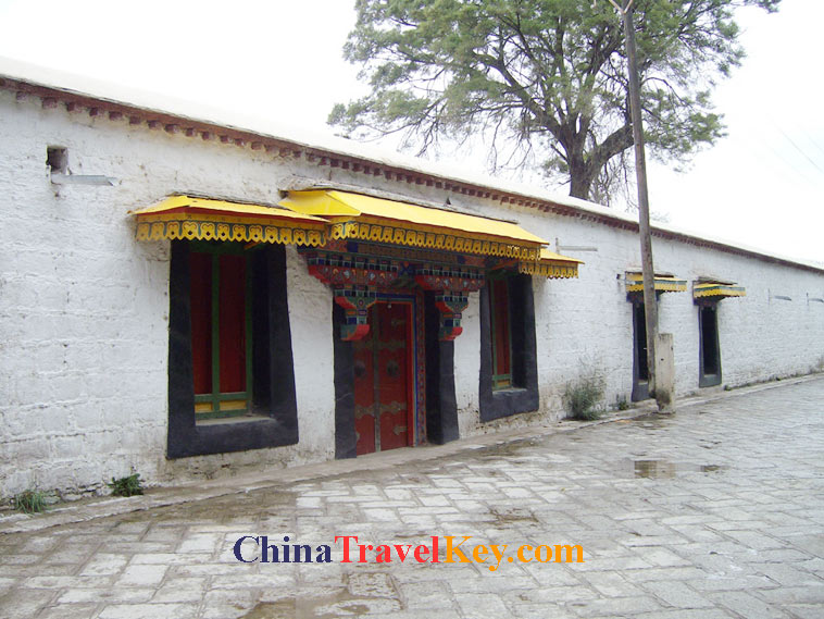 photo of lhasa norbulingka park