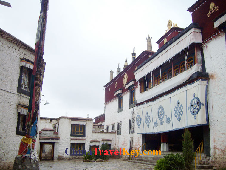 photo of lhasa sera monastery