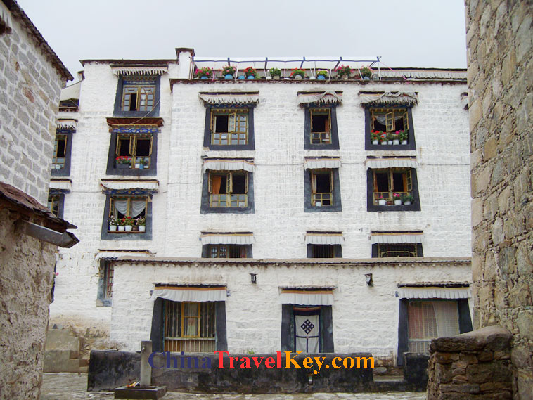 photo of lhasa sera monastery