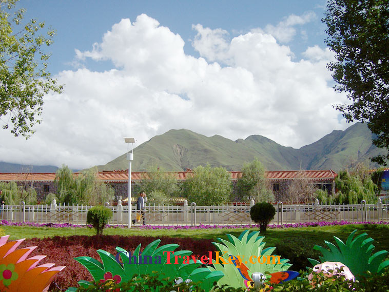 photo of lhasa street
