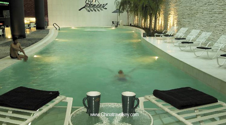 Pool of Surf Plaza Resort Hotel Qingdao