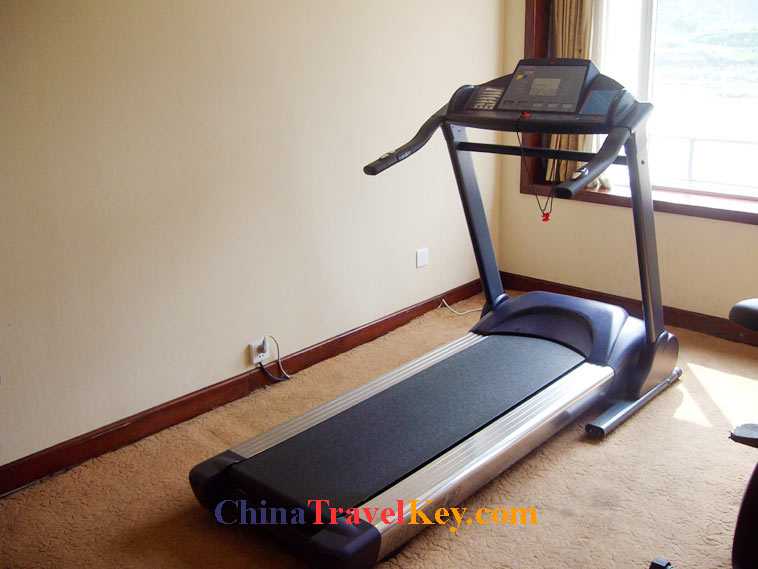 photo of Yangtze River oriental king ship gymnasium