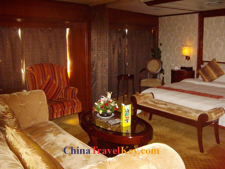 photo oriental king ship inside