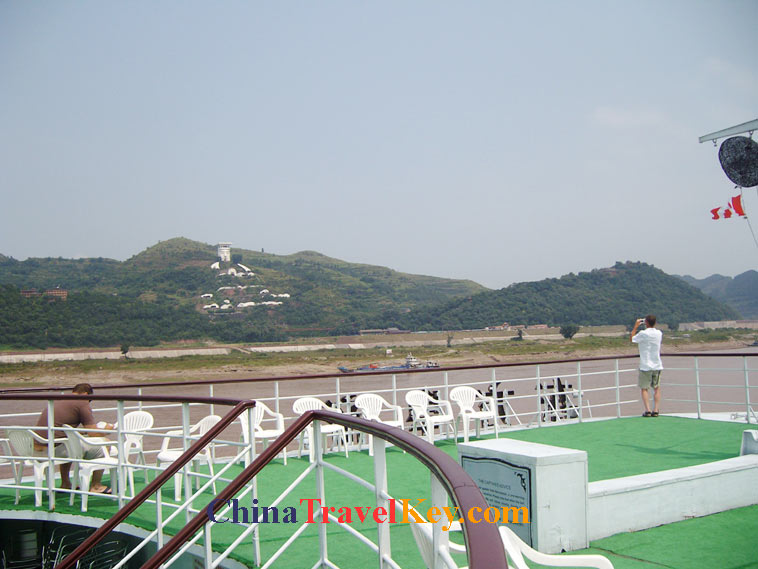 photo of oriental king ship outside