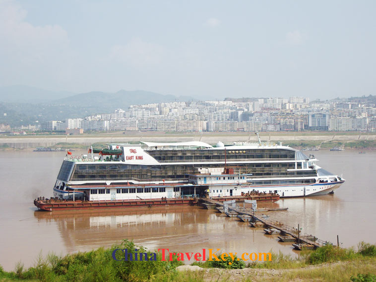 photo of oriental king ship outside
