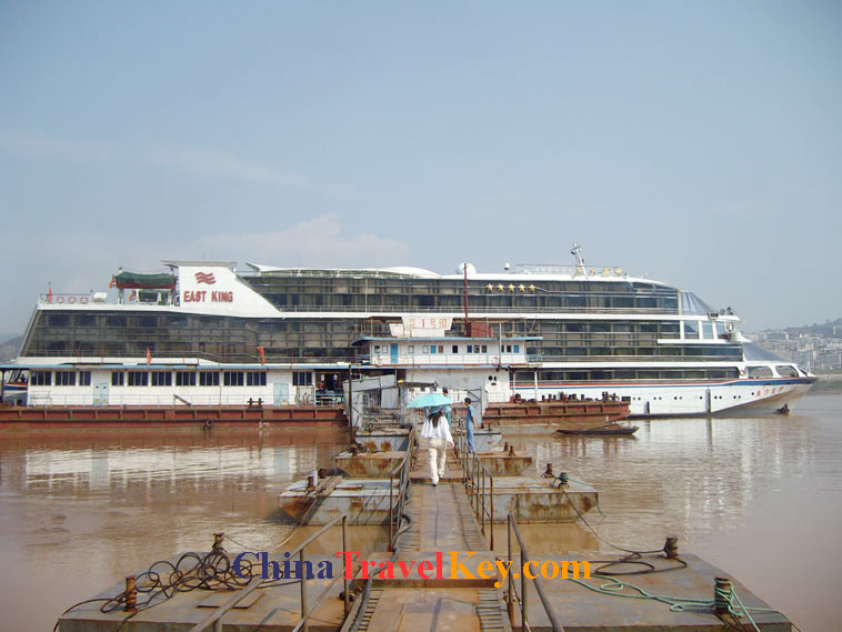 photo of oriental king ship outside