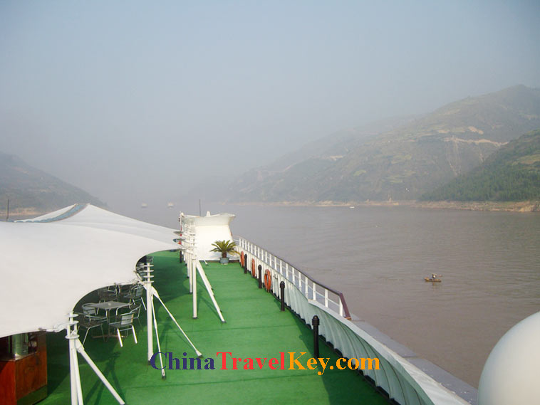 photo of oriental king ship outside