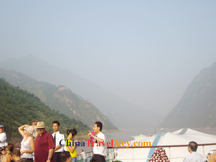 photo of oriental king ship outside