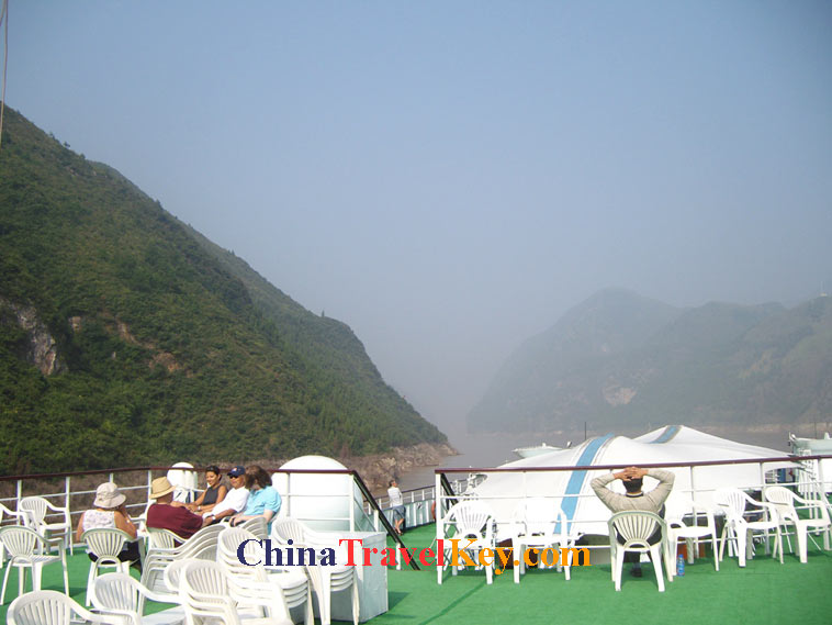 photo of oriental king ship outside