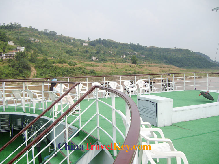 photo of oriental king ship outside