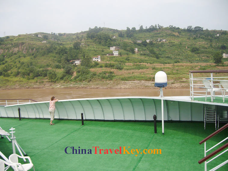 photo of oriental king ship outside