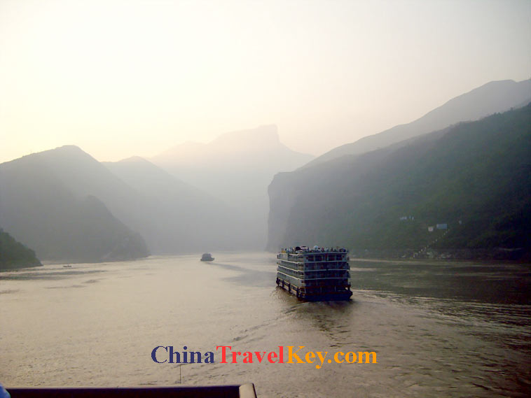 photo of Yangtze River qutang gorge
