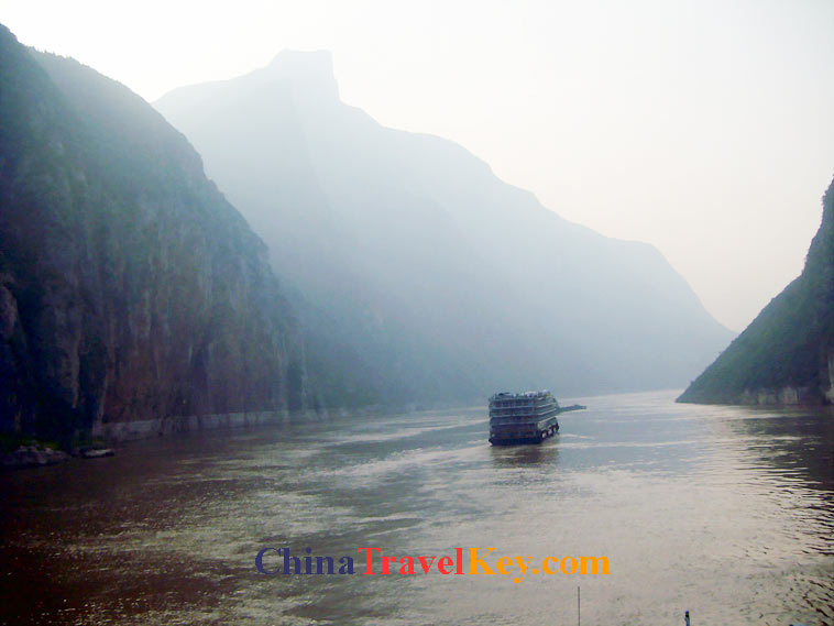 photo of Yangtze River qutang gorge