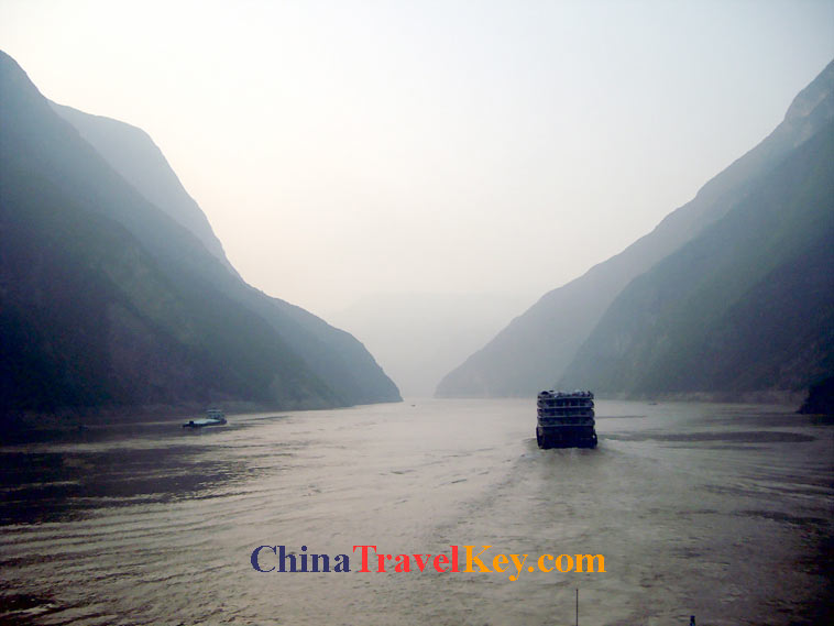 photo of Yangtze River qutang gorge
