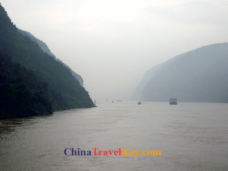 photo of Yangtze River xiling gorge