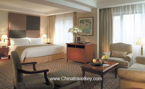 Guestroom of Traders Hotel Beijing