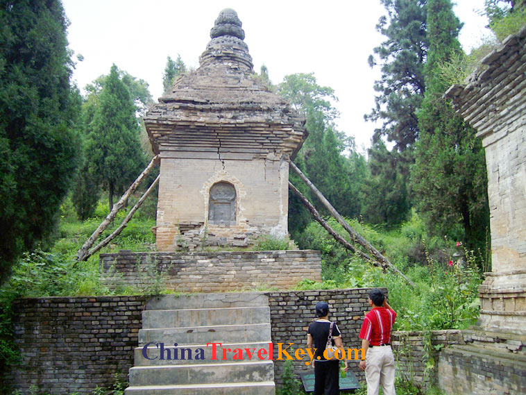 photo of dengfeng pagoda forest shanlin temple