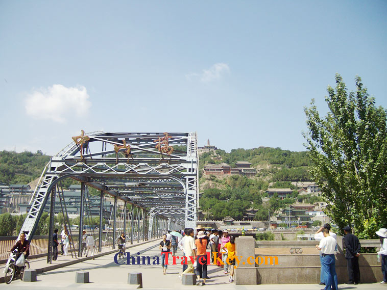 photo of zhongshan bridge