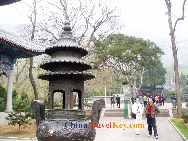 photo of qingdao taiqing palace
