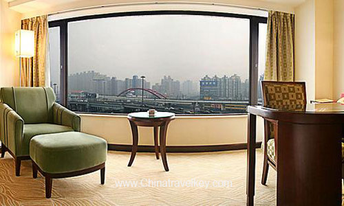 Guestroom of Hua Ting Hotel & Towers Shanghai