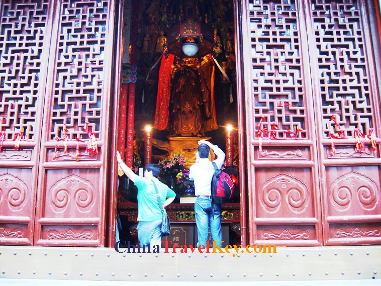 photo of shanghai jade buddha temple
